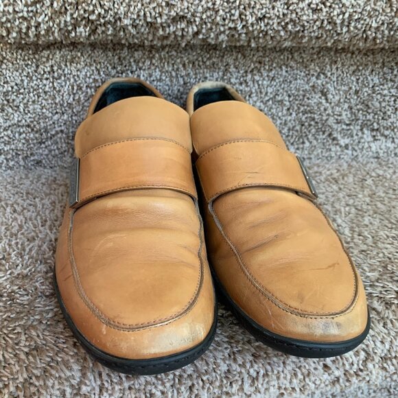 Gucci Men\'s Tan Leather Loafers . Size 8.5 D. In good condition with signs of us main image 7